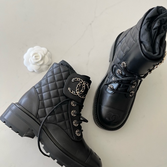❌SOLD❌CHANEL BOOTS - Picture 4 of 5